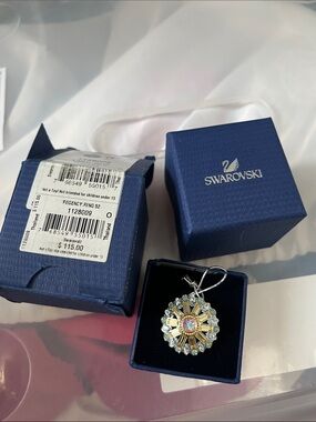 Swarovski Sunburst ring size 52